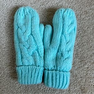 Baby Blue Mittens